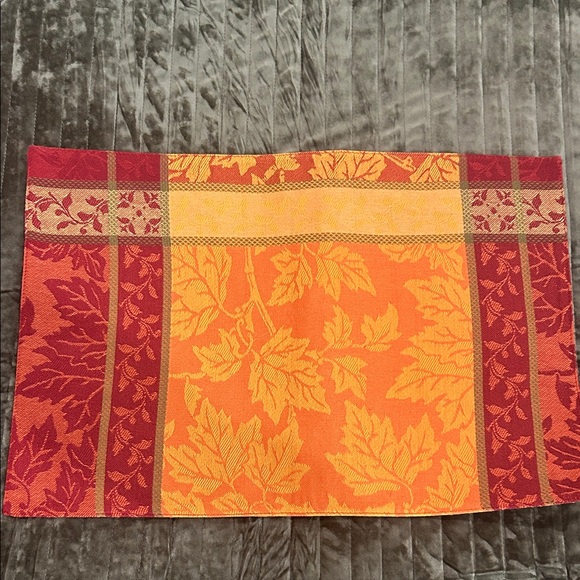Set of 4 Autumn Leaf Patterned Placemat - Picture 6 of 9
